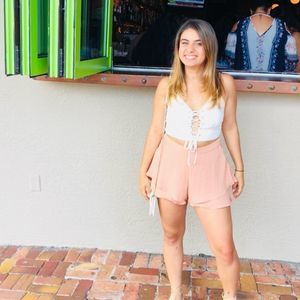 Meet your Posher, Houda